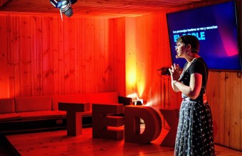 Destacados expositores en TEDxUDD Salón “La Belleza de Crear”