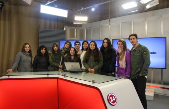 Alumnos de primero visitaron medios y empresas de la Región