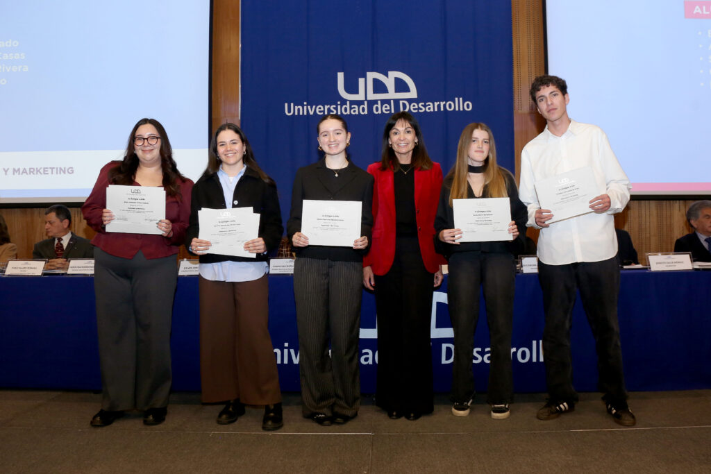alumnos publicidad udd