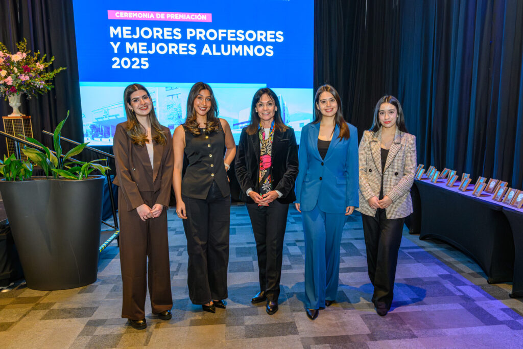 alumnos periodismo udd