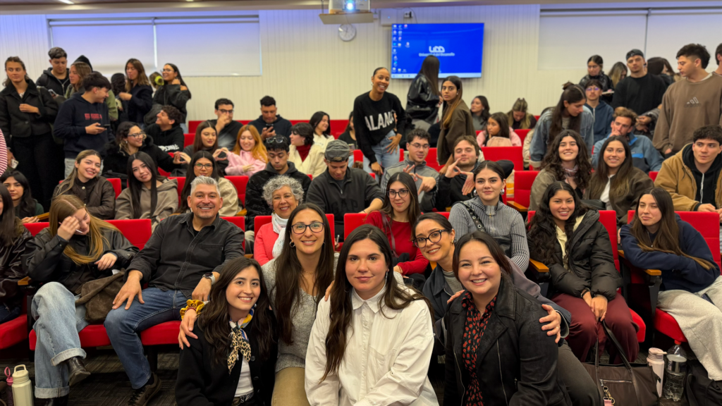 alumnos con personas de agencia raya